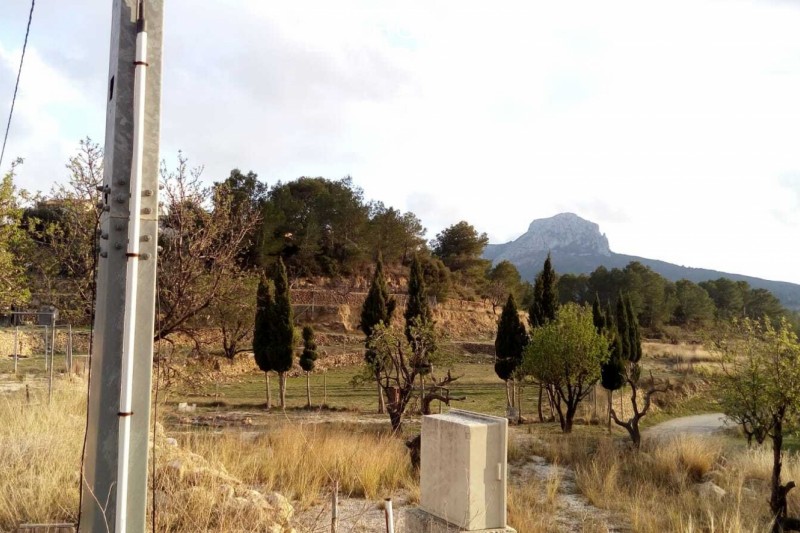 Parcela con vistas a la montaña Sierra de Bernia!